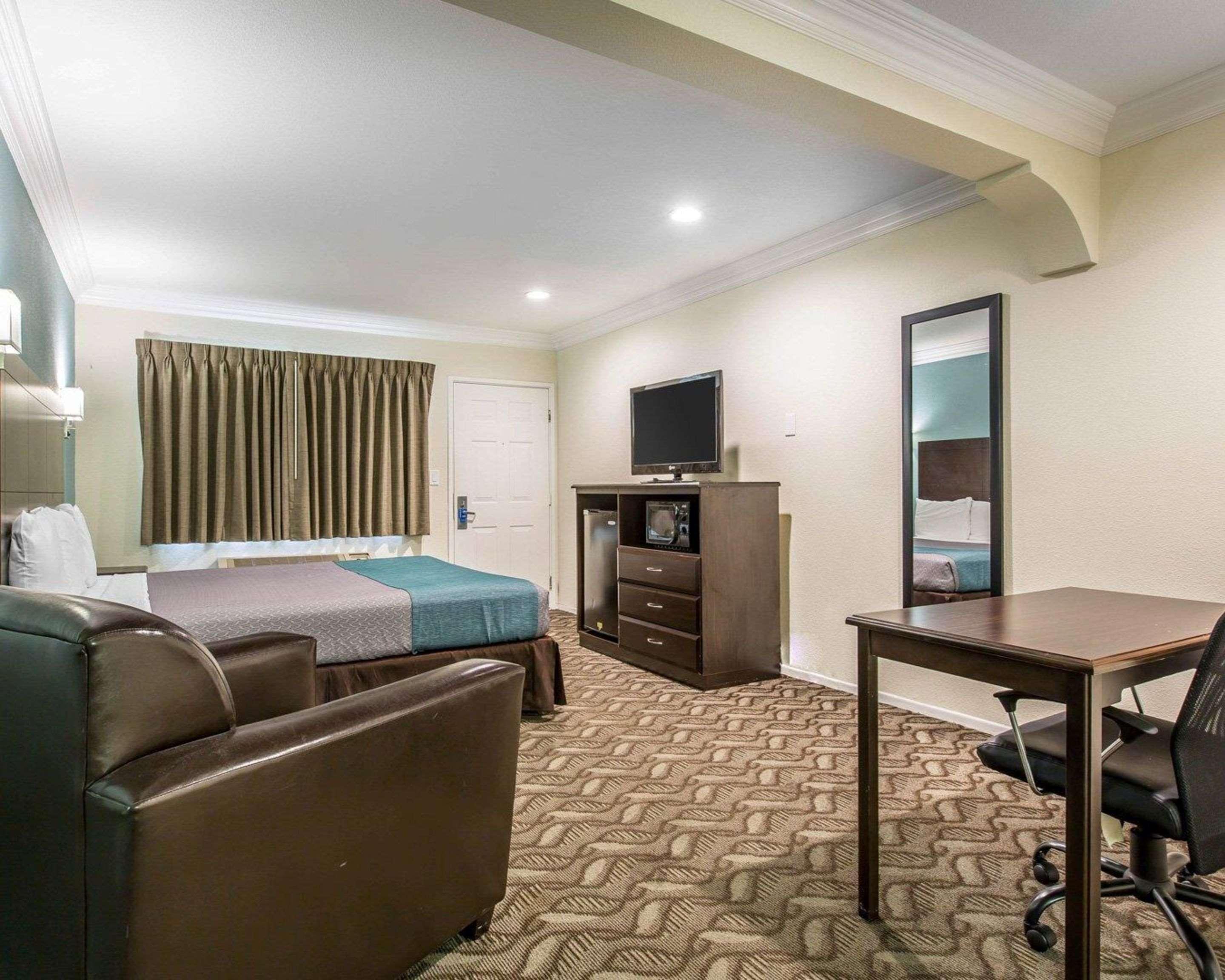 Rodeway Inn & Suites Inglewood Buitenkant foto