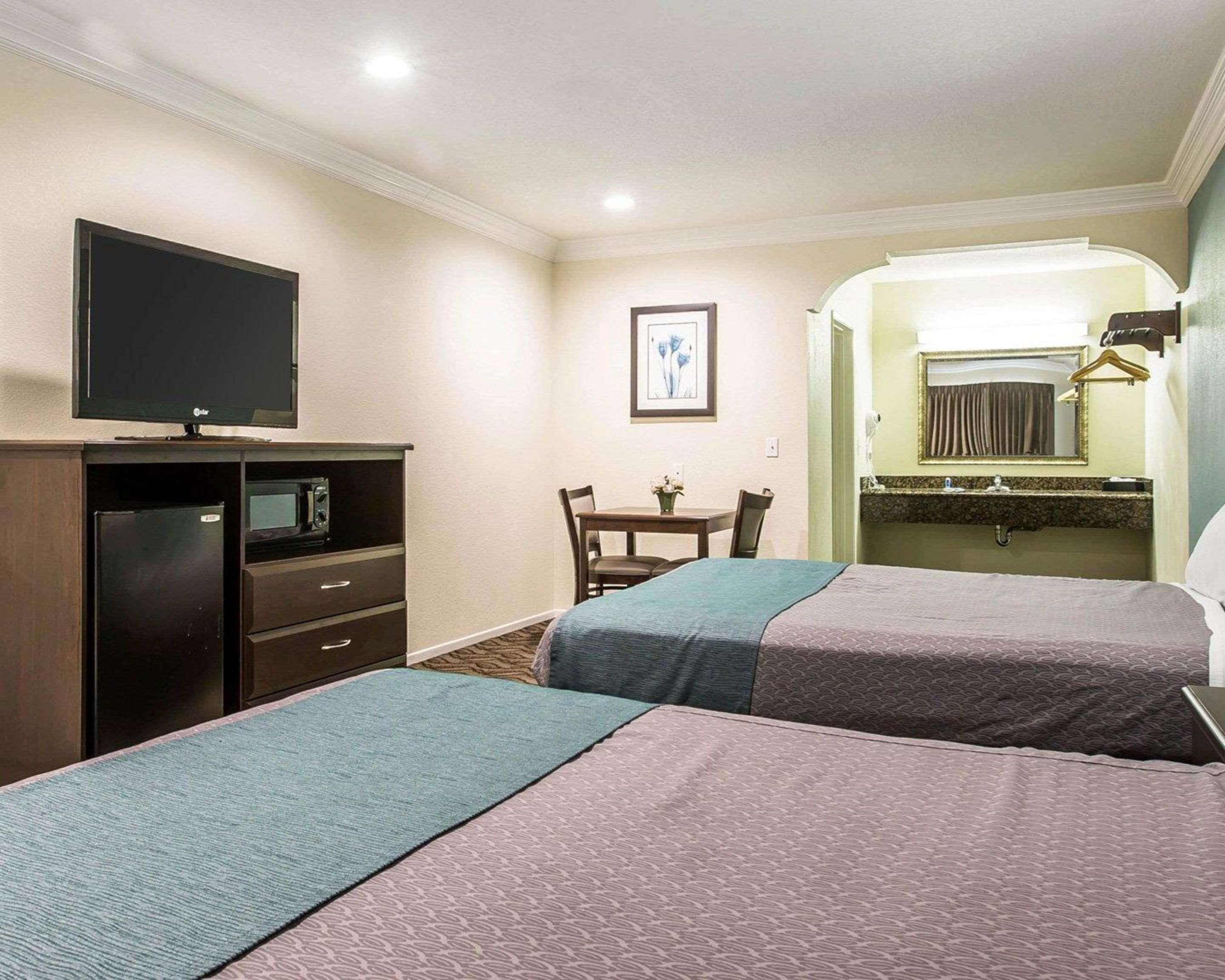 Rodeway Inn & Suites Inglewood Buitenkant foto