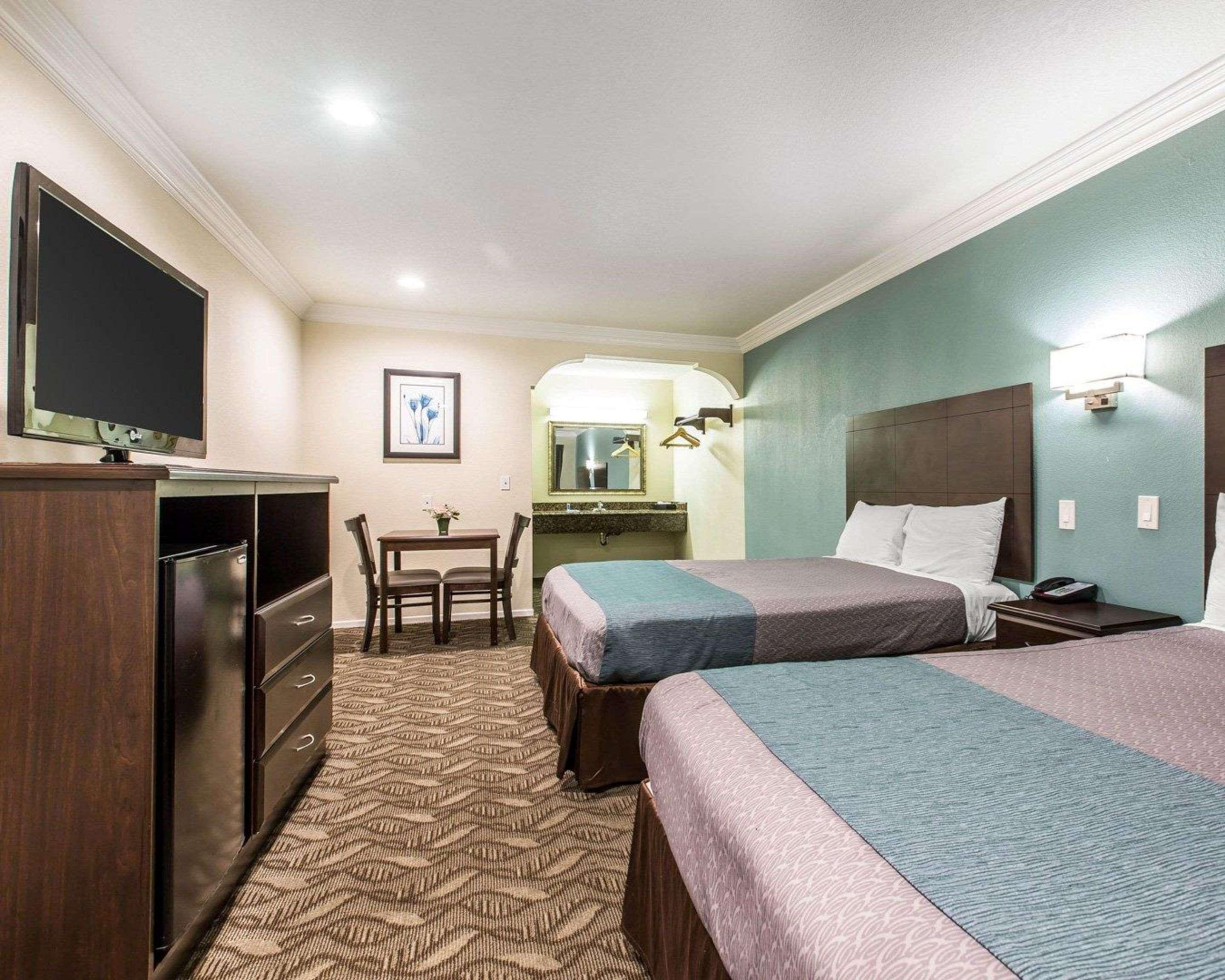 Rodeway Inn & Suites Inglewood Buitenkant foto