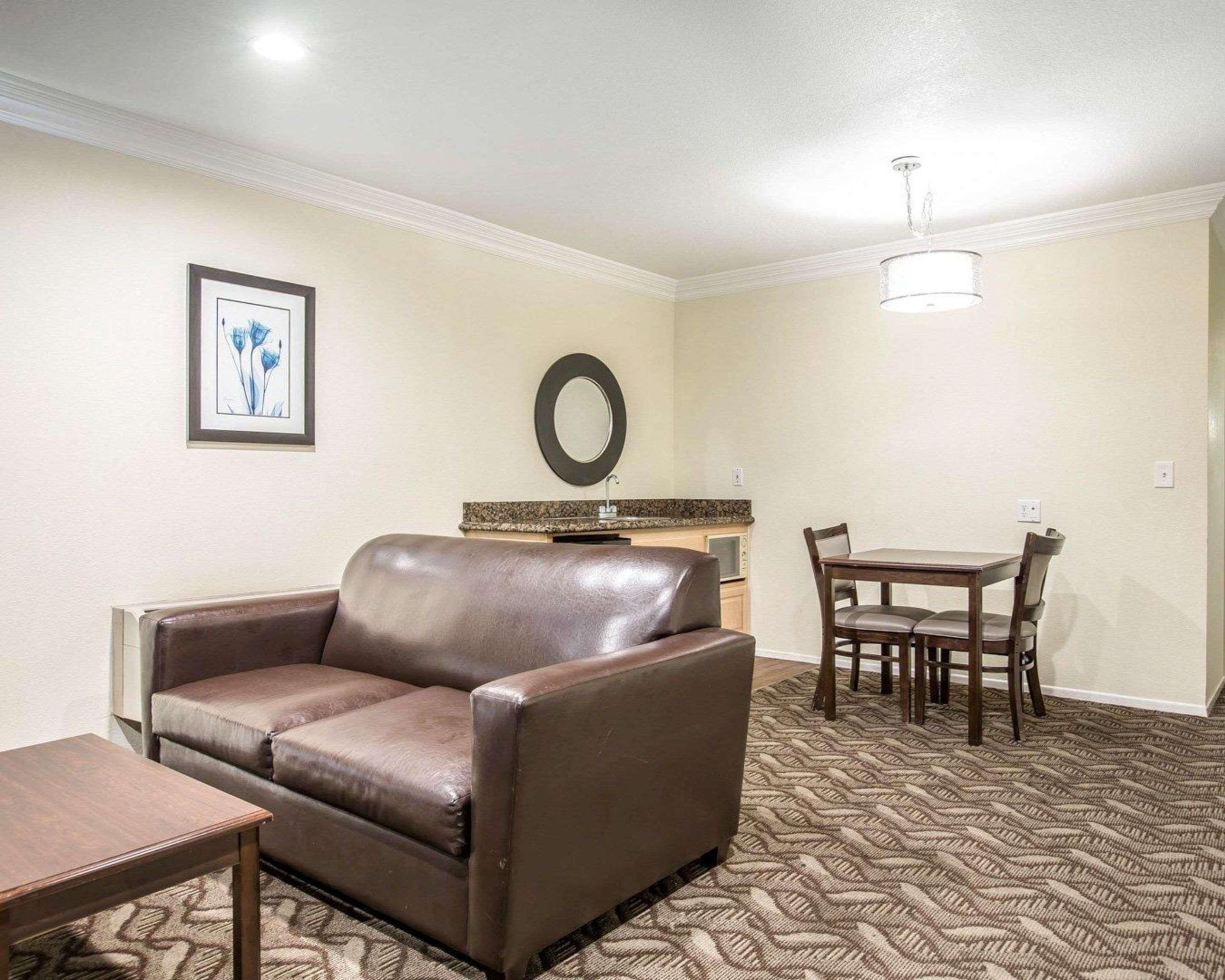 Rodeway Inn & Suites Inglewood Buitenkant foto