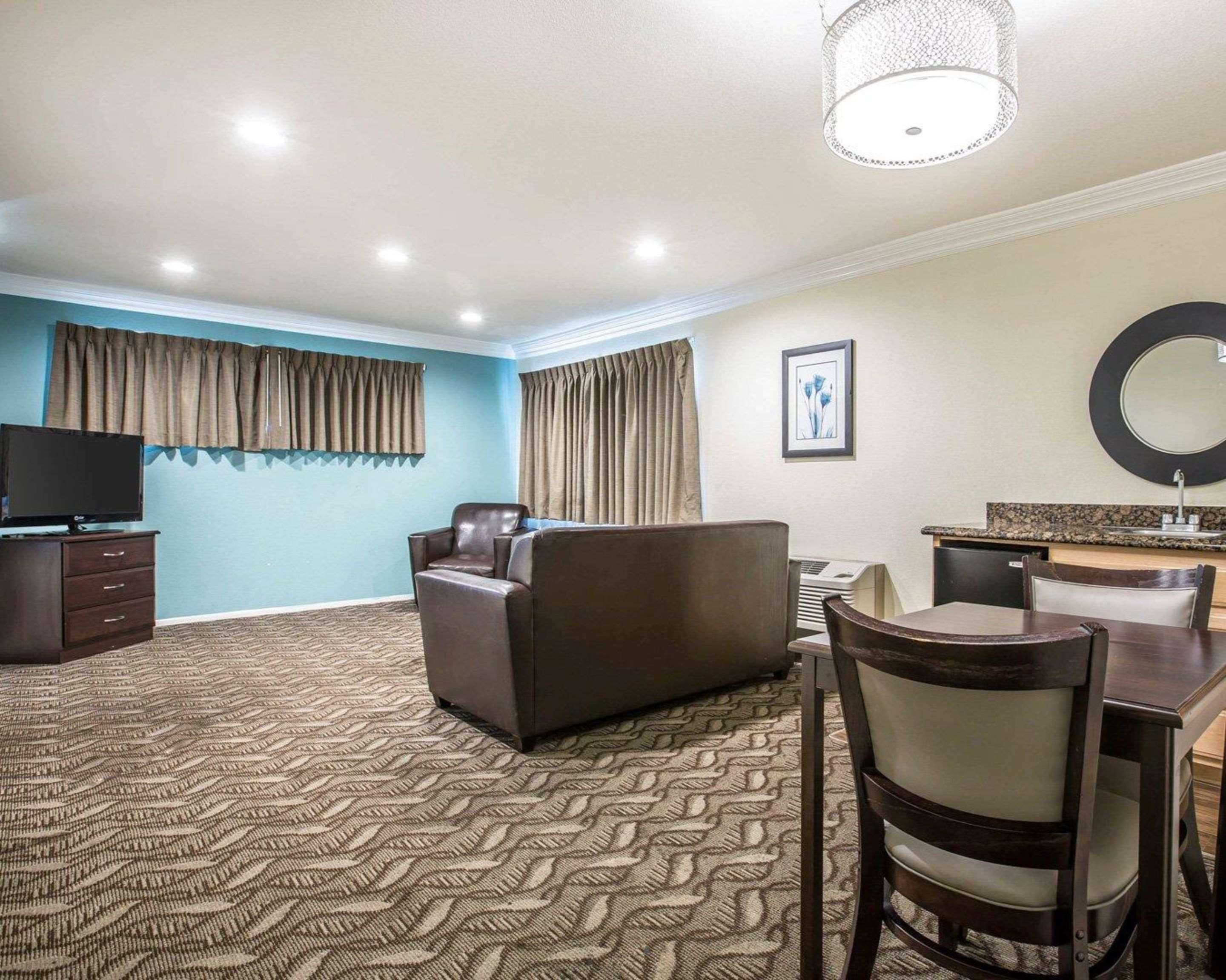 Rodeway Inn & Suites Inglewood Buitenkant foto