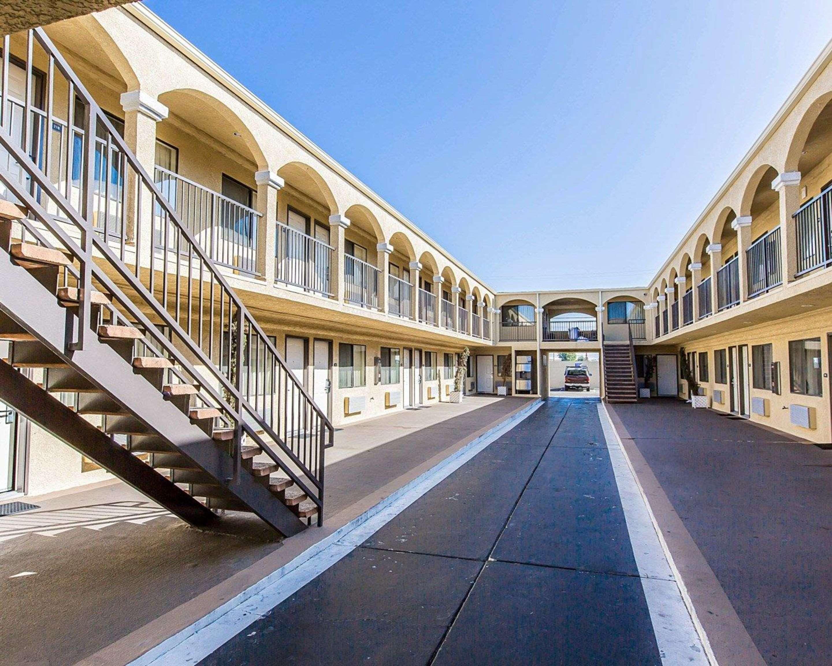 Rodeway Inn & Suites Inglewood Buitenkant foto